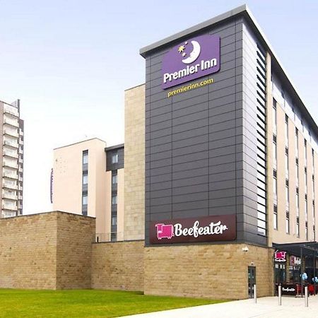 Premier Inn Halifax Town Centre Bagian luar foto