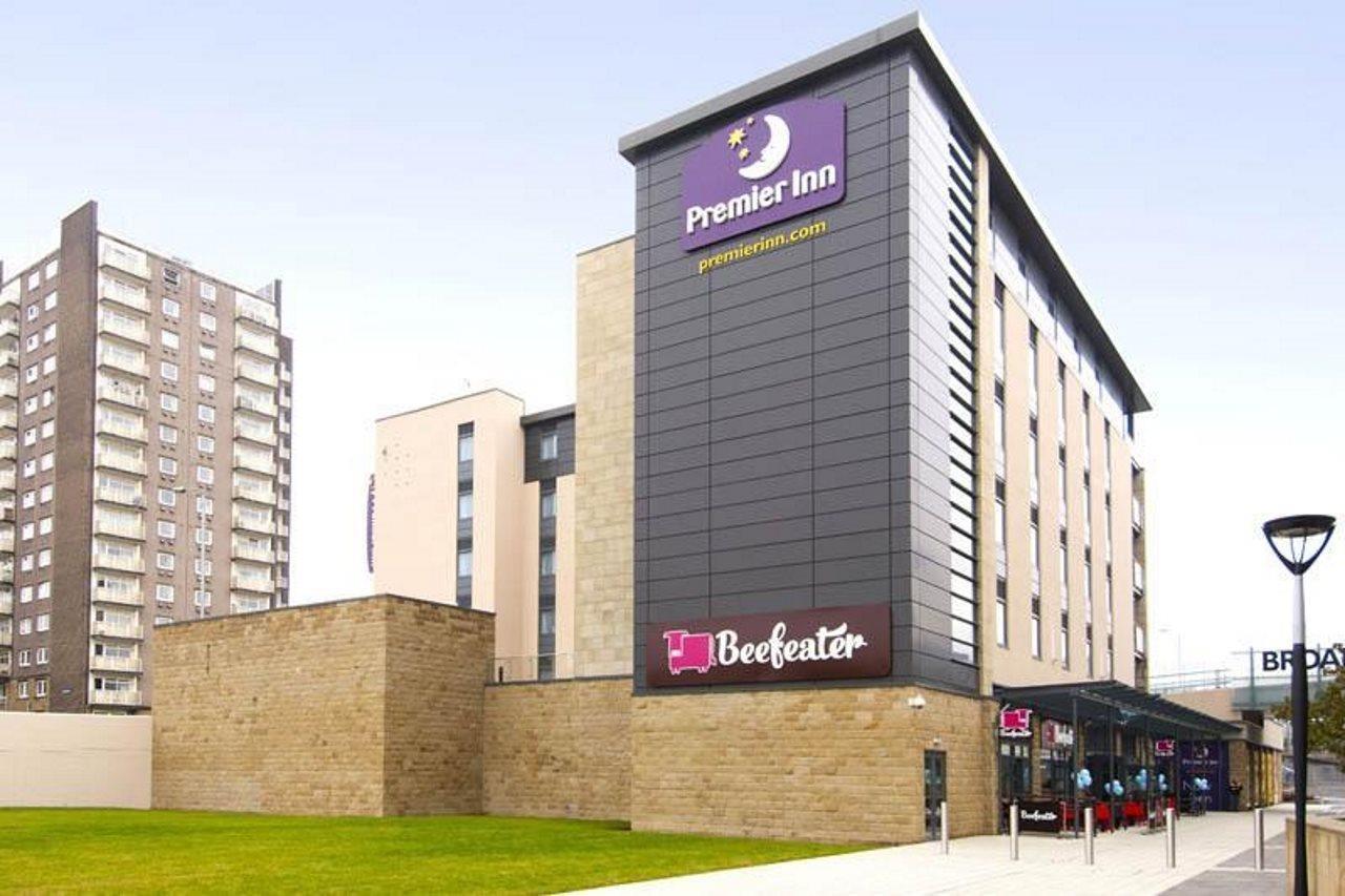 Premier Inn Halifax Town Centre Bagian luar foto