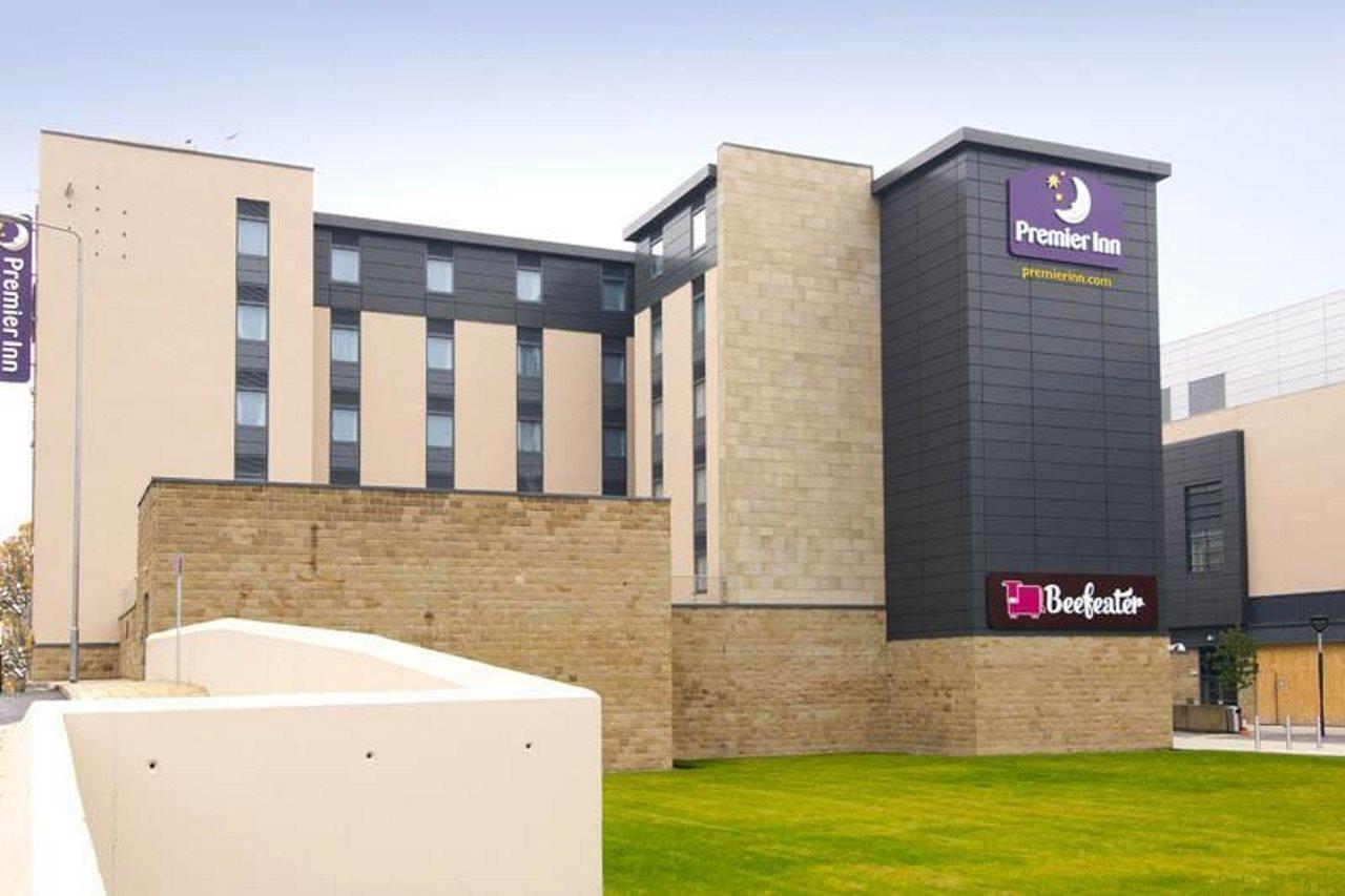 Premier Inn Halifax Town Centre Bagian luar foto