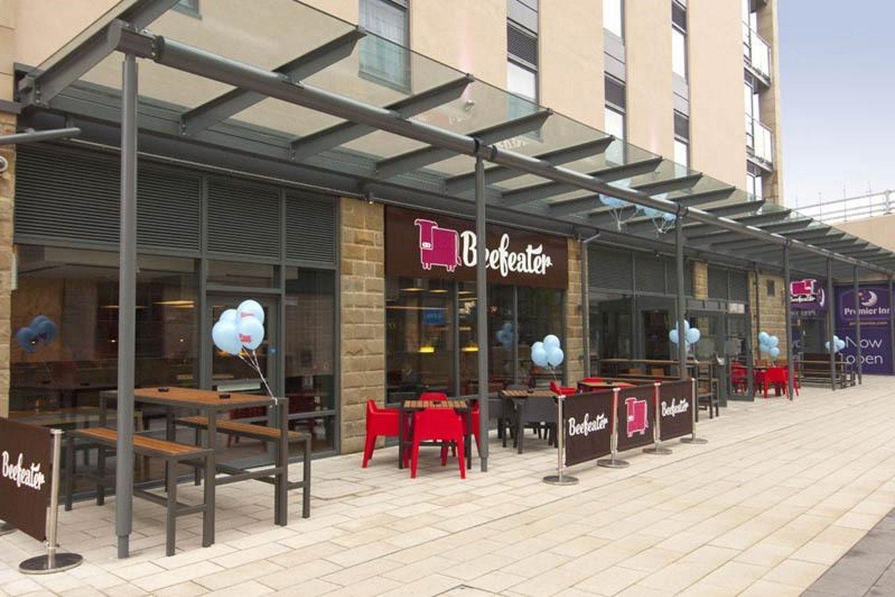 Premier Inn Halifax Town Centre Bagian luar foto